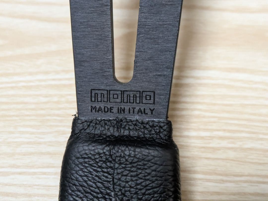 モモ MOMO ステアリング MOD.08 350mm M-58