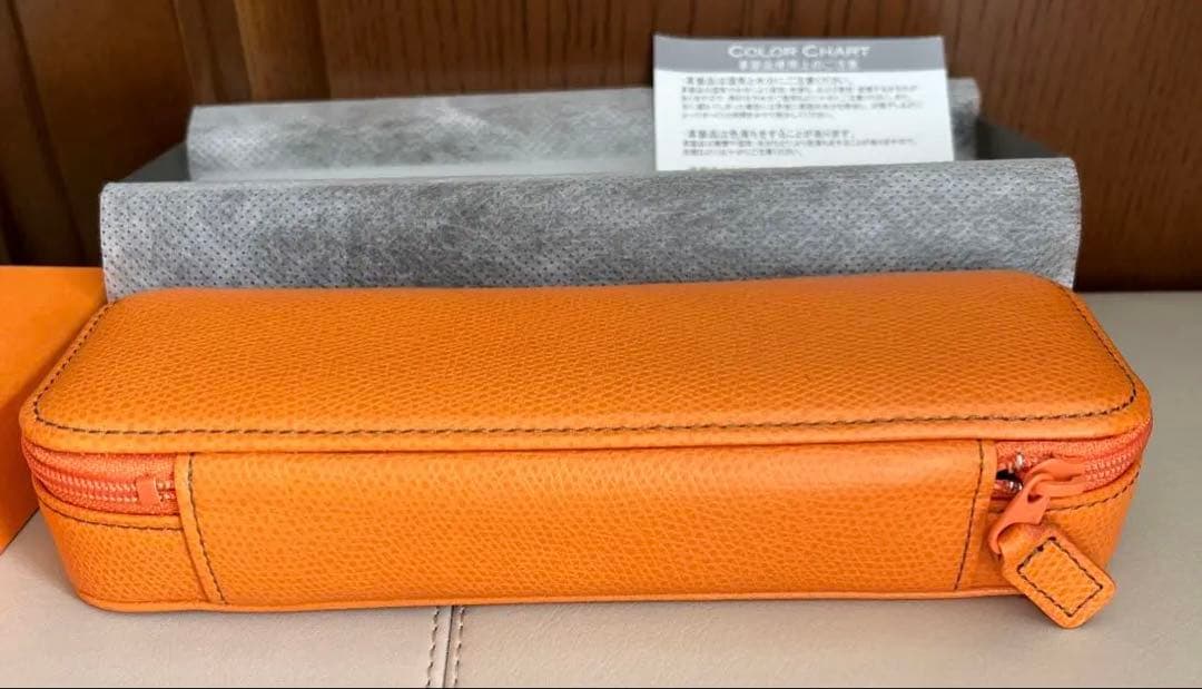 銀座　伊東屋　カラーチャート　ペンケース　牛革製