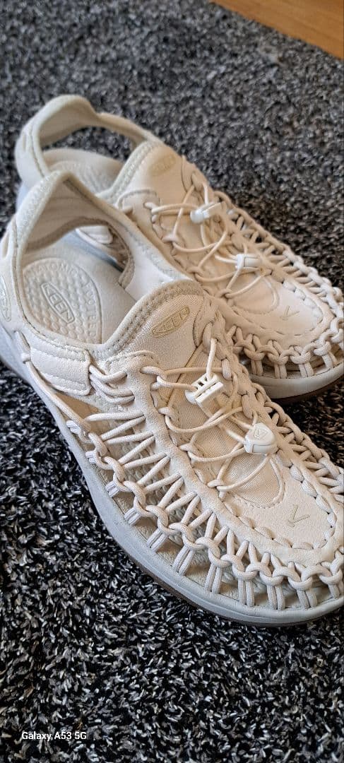 ぺこ　KEEN　UNEEK２４cm