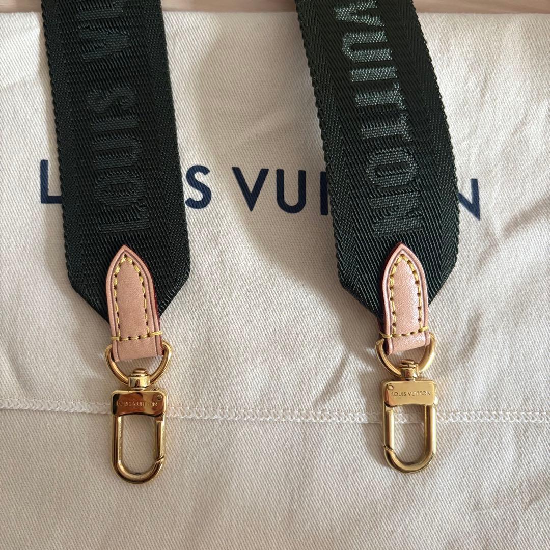 ルイヴィトン ショルダーバック ミュルティポシェットアクセソワール M44813