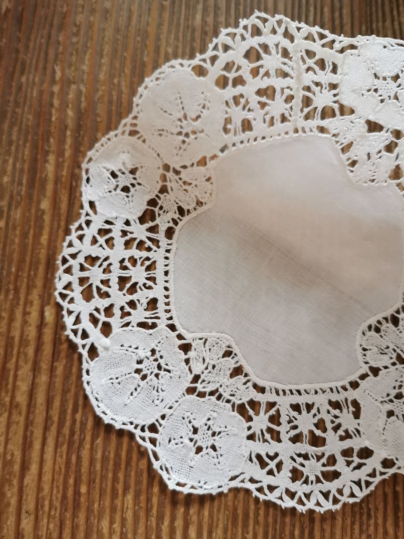 アンティーク 朝顔のボビンレース 十字架リネンドイリー イタリー? アメリカ購入