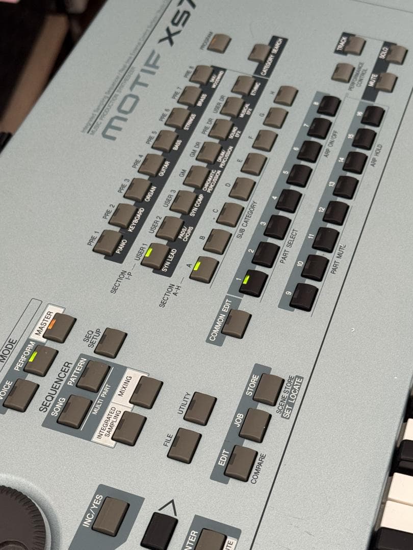 動作確認済 YAMAHA MOTIF XS7 76鍵 純正ケース・ペダル・取説付