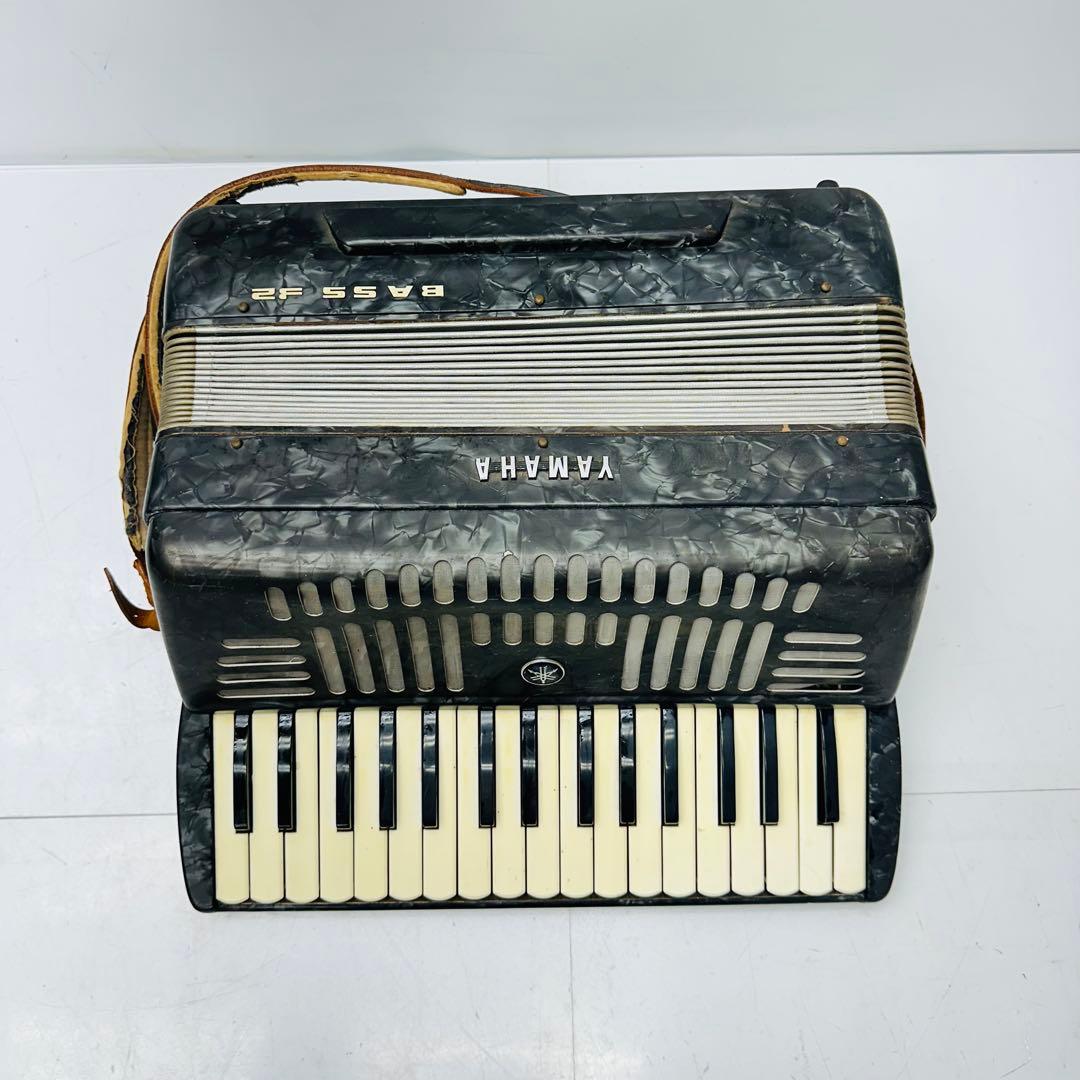 Yamaha アコーディオン BASS32