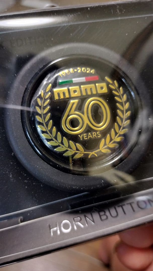 送料込み★限定モデル★MOMO60周年記念ホーンボタン★検/モモナルディ絶版旧車