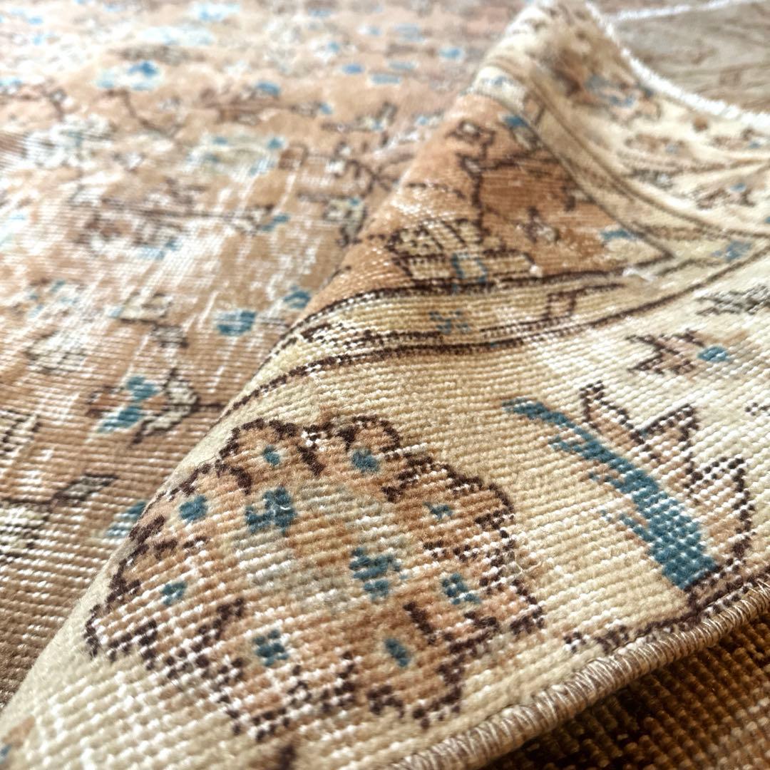 137×232大判ピンクベージュ×ブルー　草花ボタニカル　トルコヴィンテージラグ