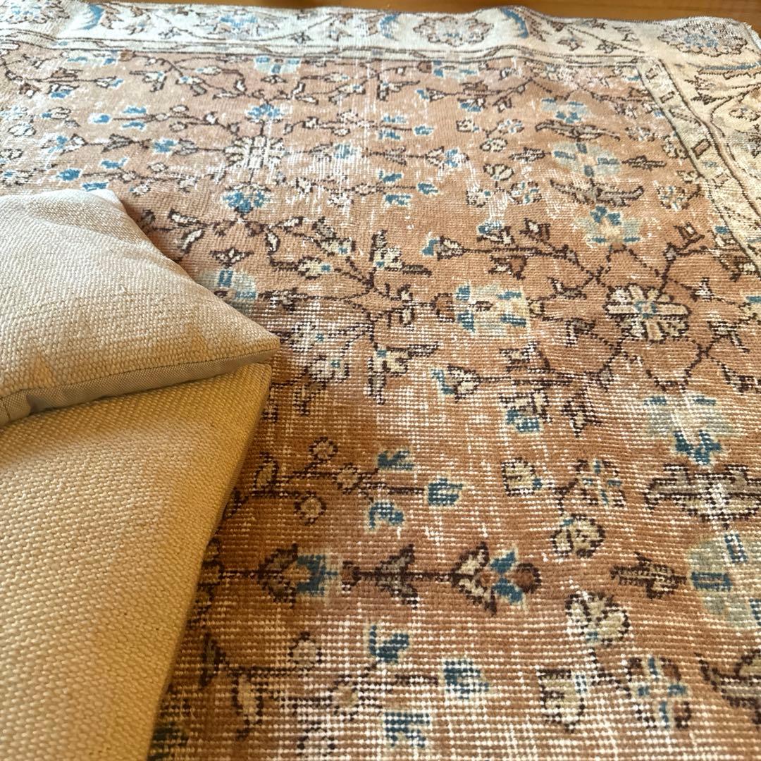 137×232大判ピンクベージュ×ブルー　草花ボタニカル　トルコヴィンテージラグ