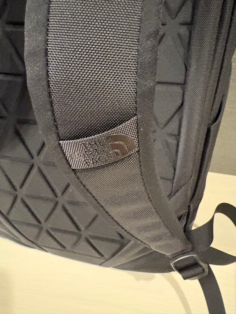 THE NORTH FACE シャトルデイパック ユニセックス　ビジネスバッグ