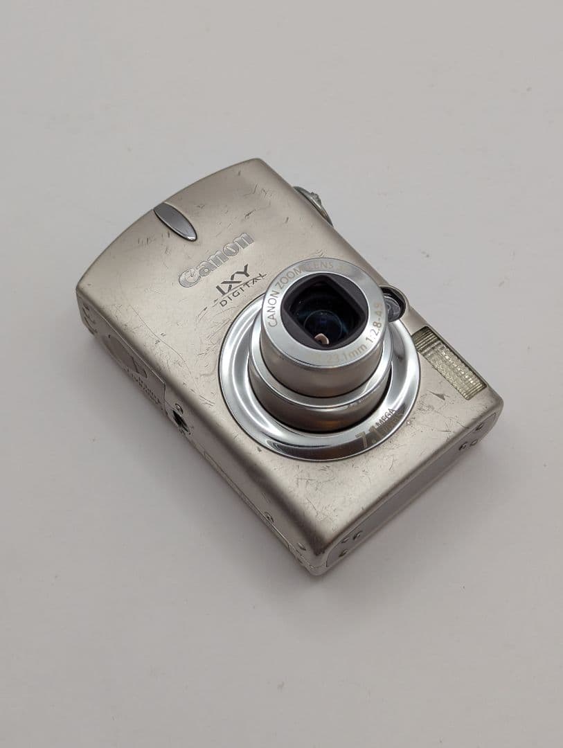 Canon IXY DIGITAL 700 ゴールド