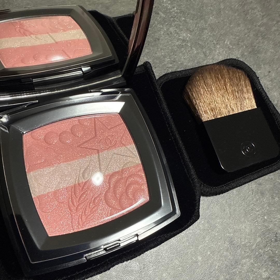 冬限定品　新品未使用　レ シーニュ ドゥ シャネル /997 ローズ ルミエール