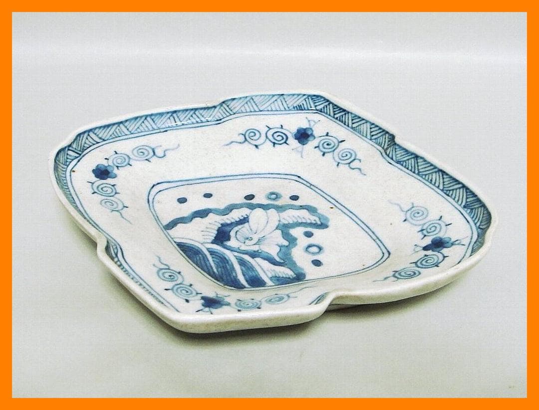 144『染付 波兎 変形皿』　/骨董品 古美術 古玩 アンティーク