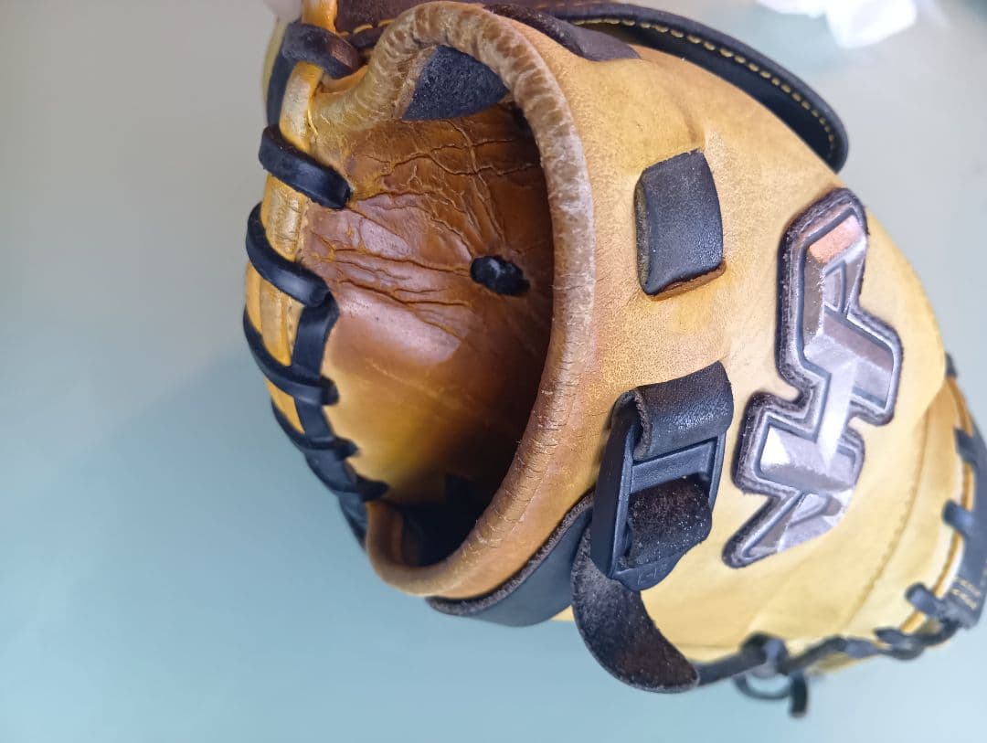 プロフェッショナルモデル 軟式グローブ イエロー/ブラック　一般