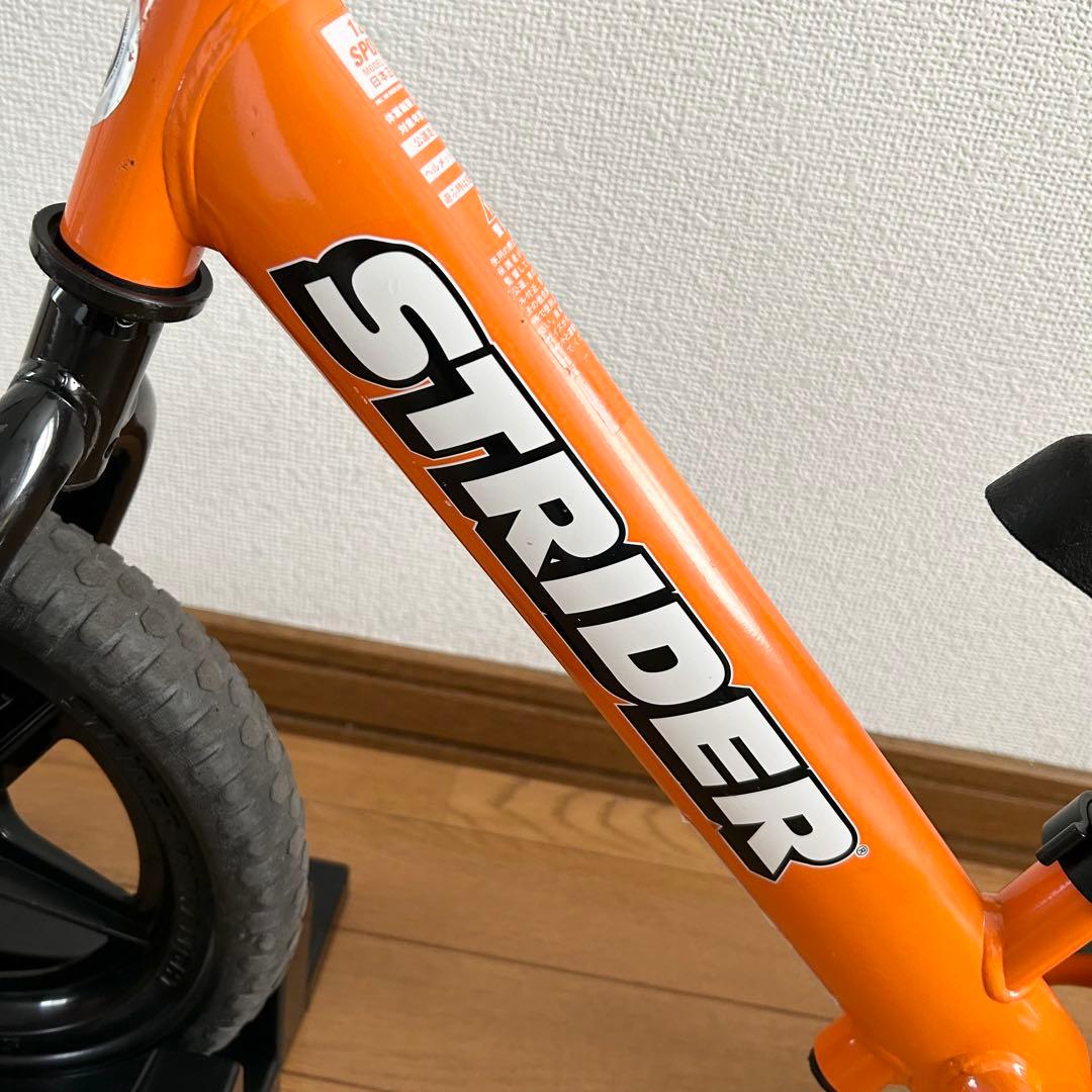 STRIDER ストライダー　12インチ　スポーツモデル　オレンジ　スタンド付き
