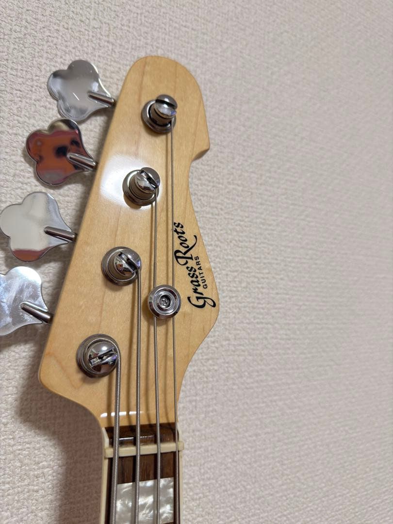 Grass Roots エレキベース ホワイト