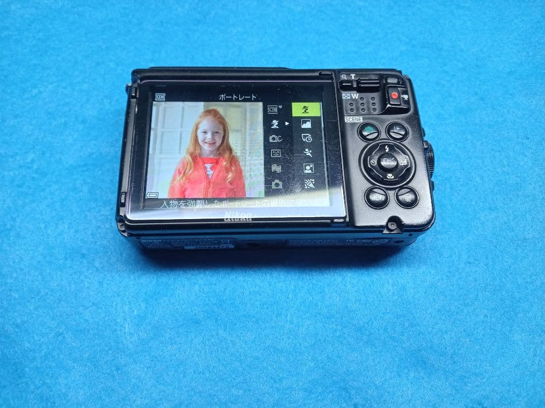 Nikon　COOLPIX　w300 レッド