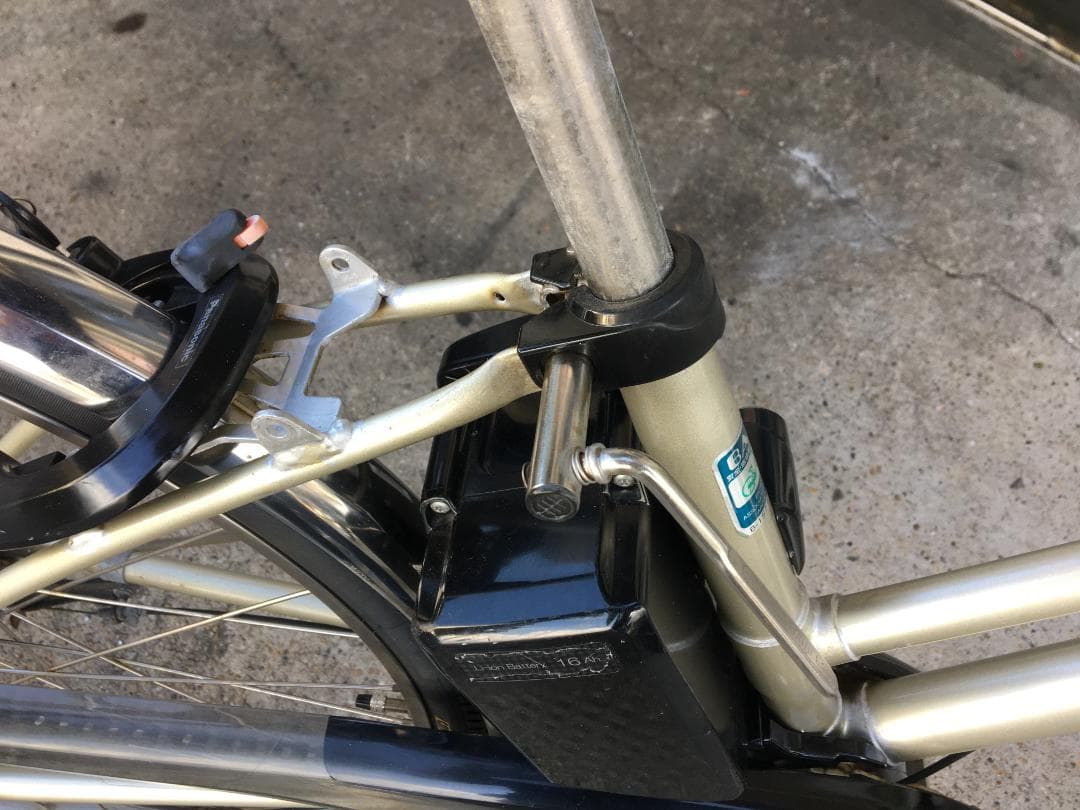地域限定送料無料　ビビ　シティ　内装5段変速　チタンシルバー　神戸市　電動自転車