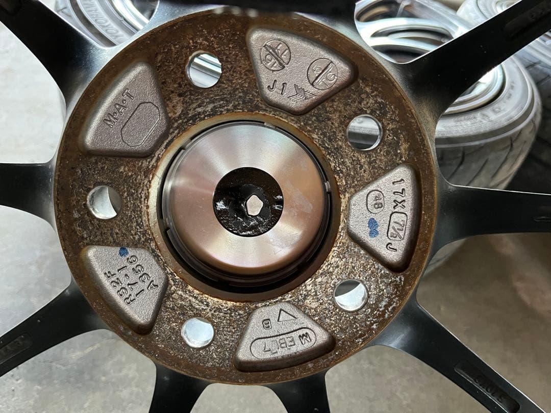 ADVAN Racing RS-Ⅱ 17インチタイヤ付き4本セット