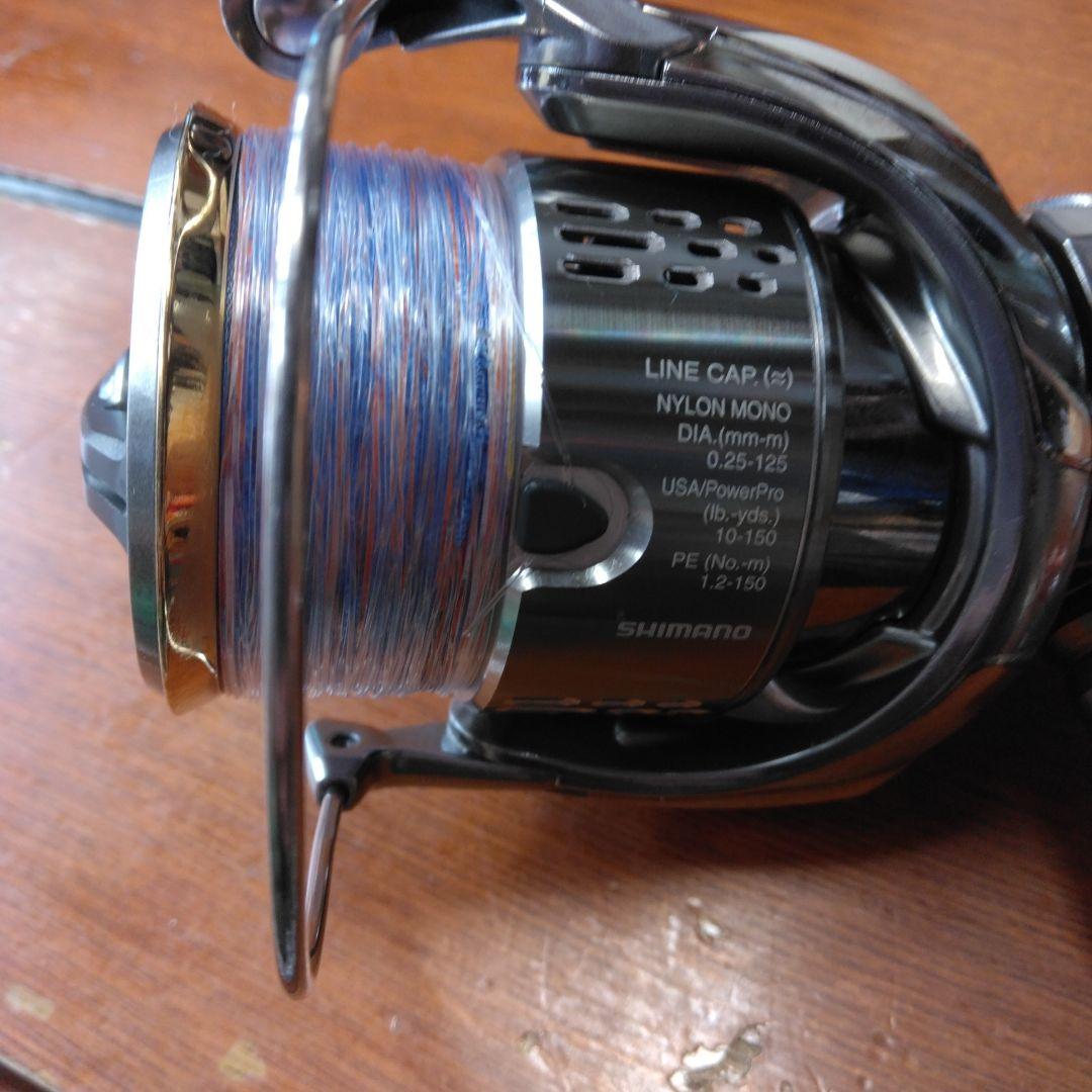 シマノ　18ステラ　美品　3000MHG バス　トラウト、シーバス　根魚