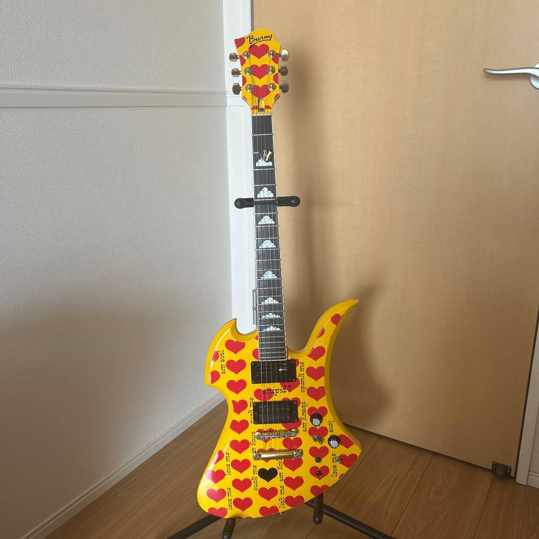イエロー エレキギター ハート柄