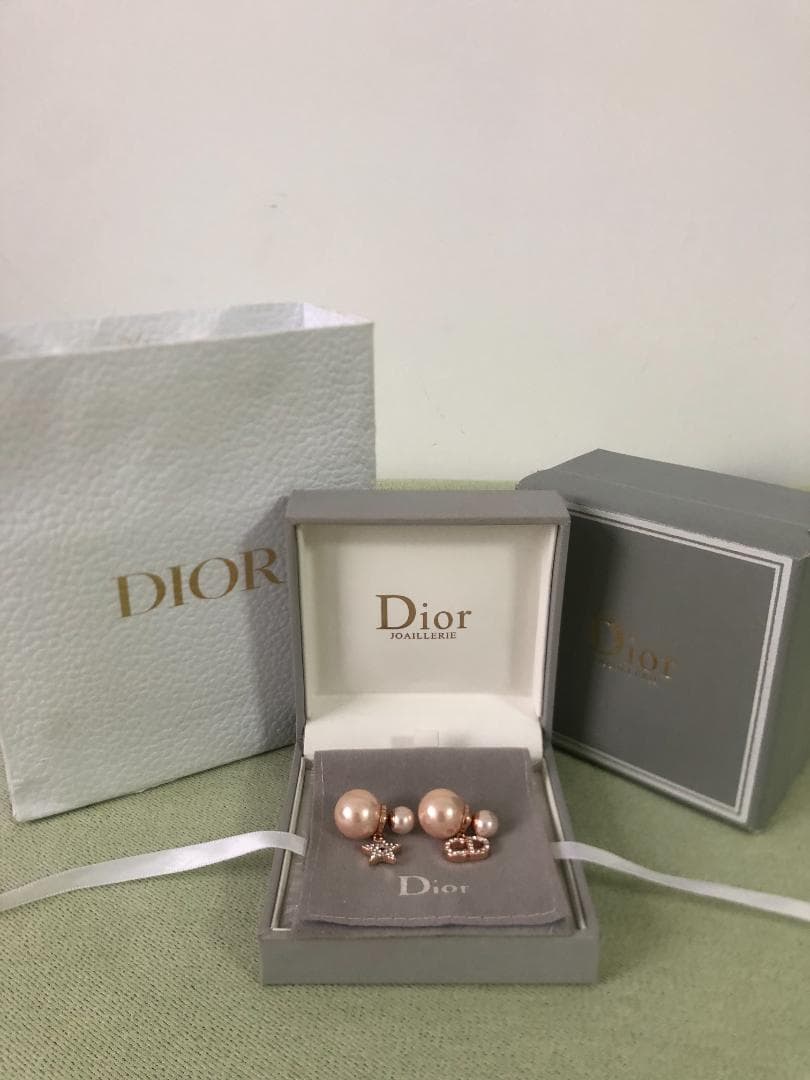 パールピアス　ｃｄロゴ　ピンクゴールド　上品 レディース