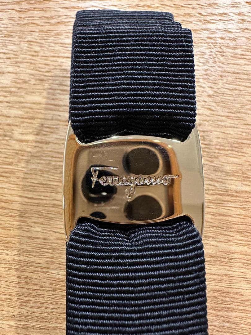 Salvatore Ferragamo ブラックヘアアクセサリー　未使用