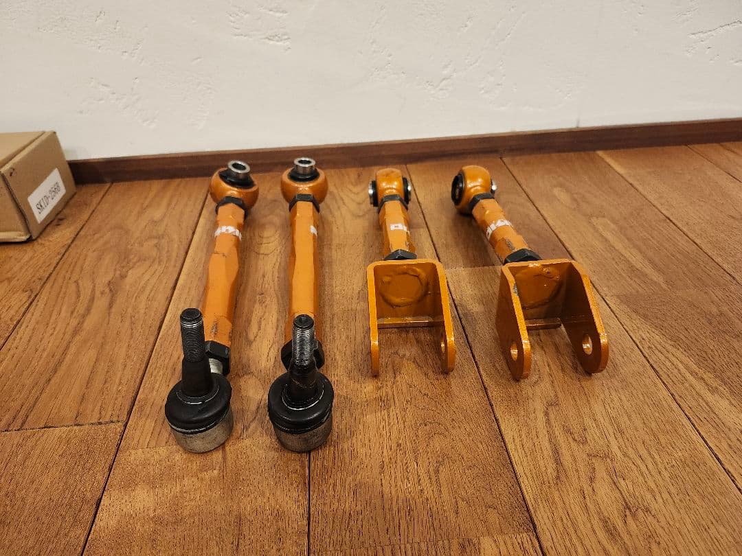 スキッドレーシング　リアアッパーアームセット　固着無し　クラウン　マークX