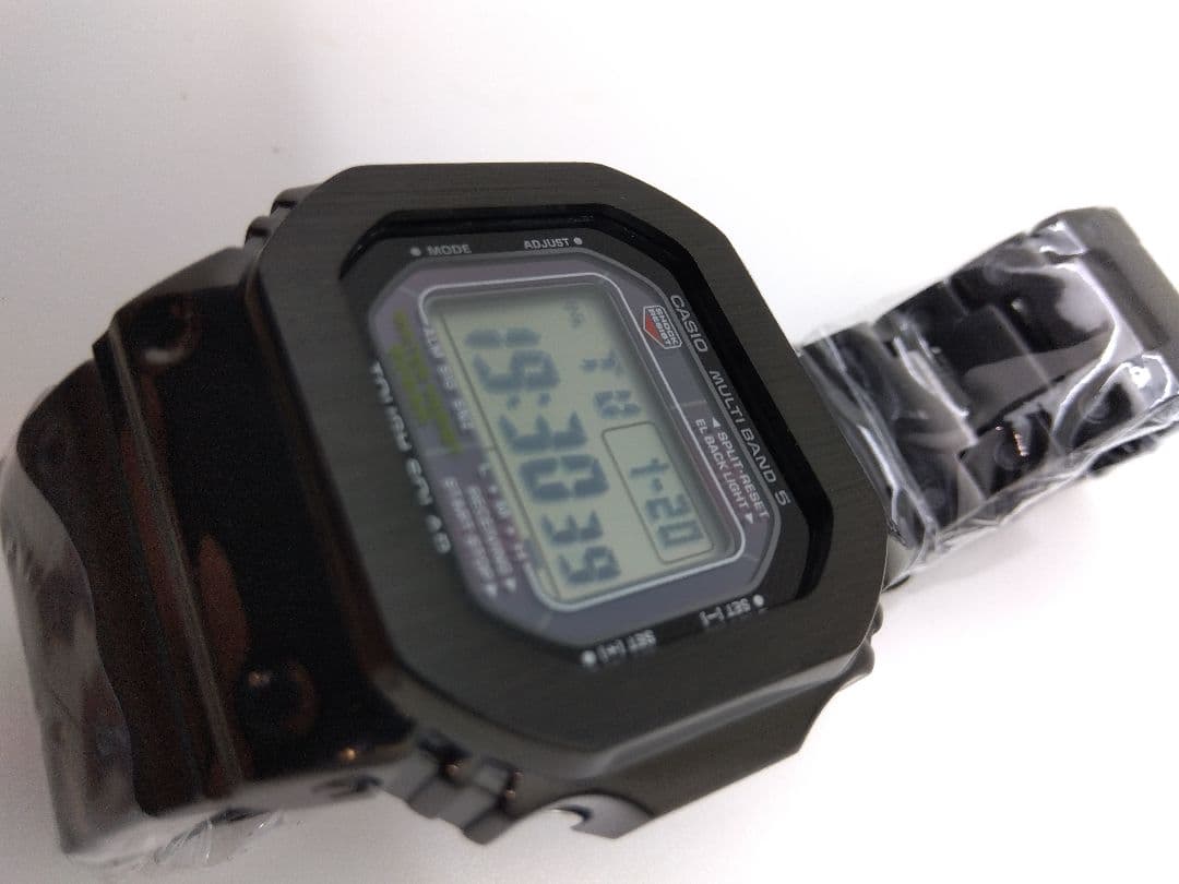 電波ソーラー　GW-M5600 メタル カスタム G-SHOCK　ブラック