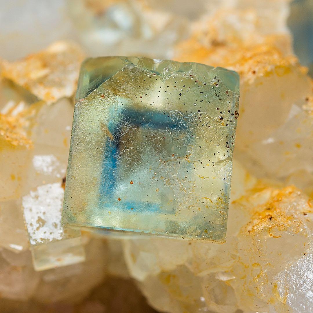 イタリア サルデーニャ フローライト 天然石 原石 鉱物標本 鉱石 蛍石 715