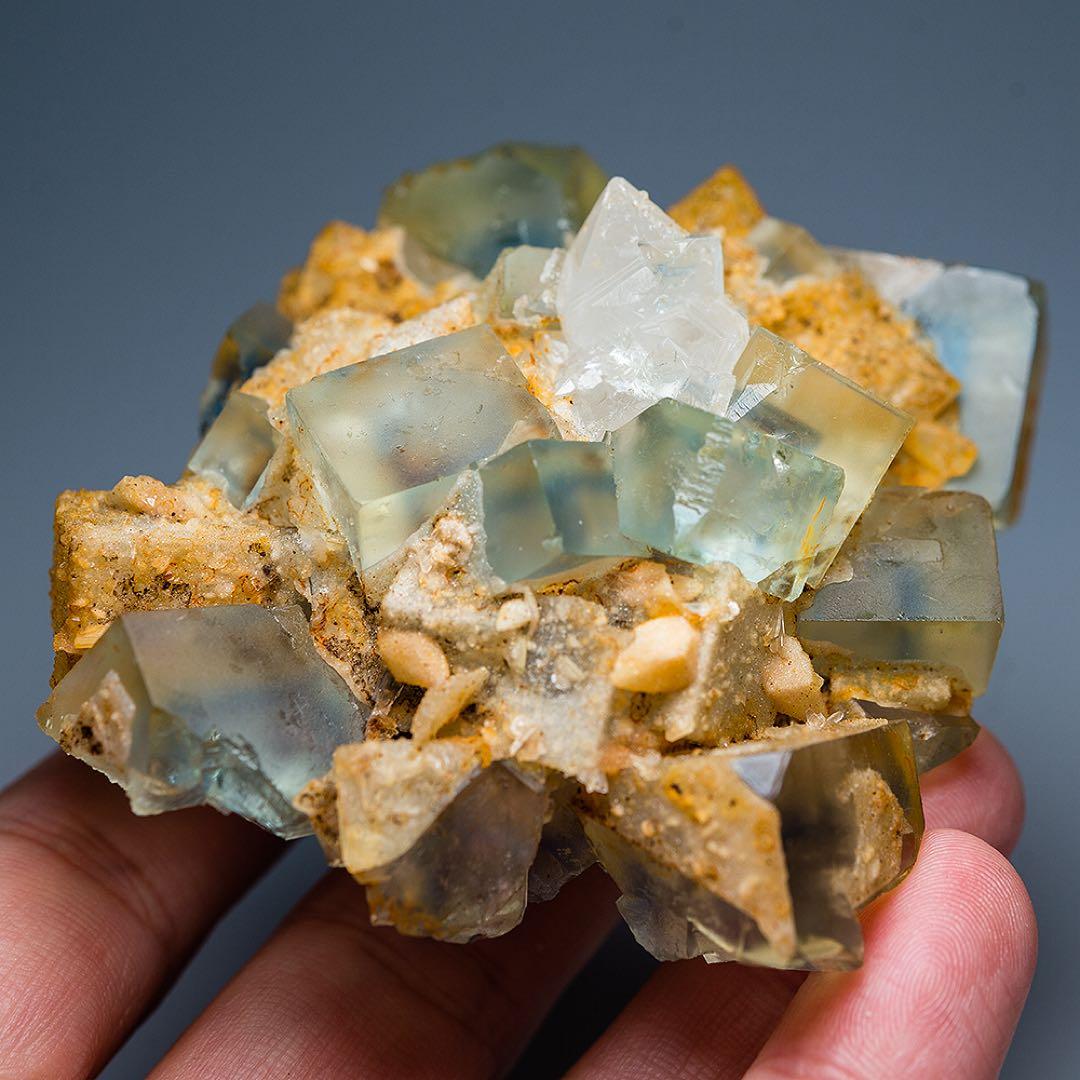 イタリア サルデーニャ フローライト 天然石 原石 鉱物標本 鉱石 蛍石 715