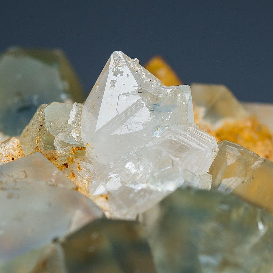 イタリア サルデーニャ フローライト 天然石 原石 鉱物標本 鉱石 蛍石 715