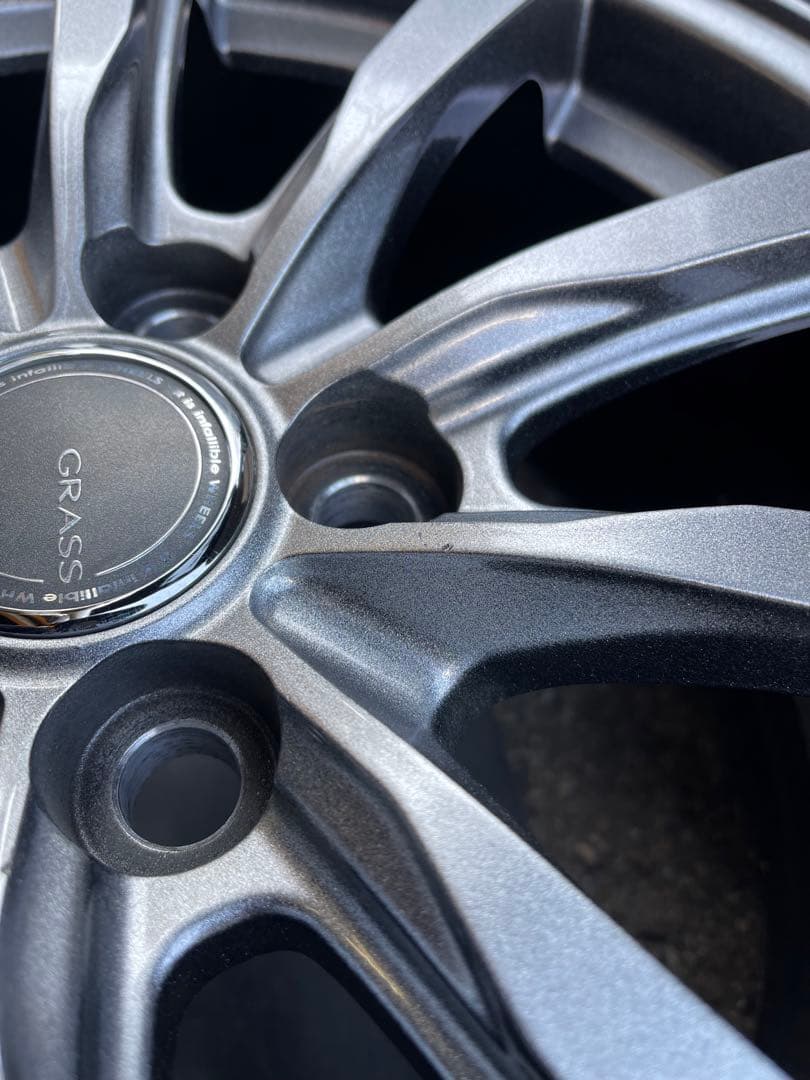 売り切り 美品 バリ溝 2024年製 プリウス スタッドレスタイヤ 4本セット