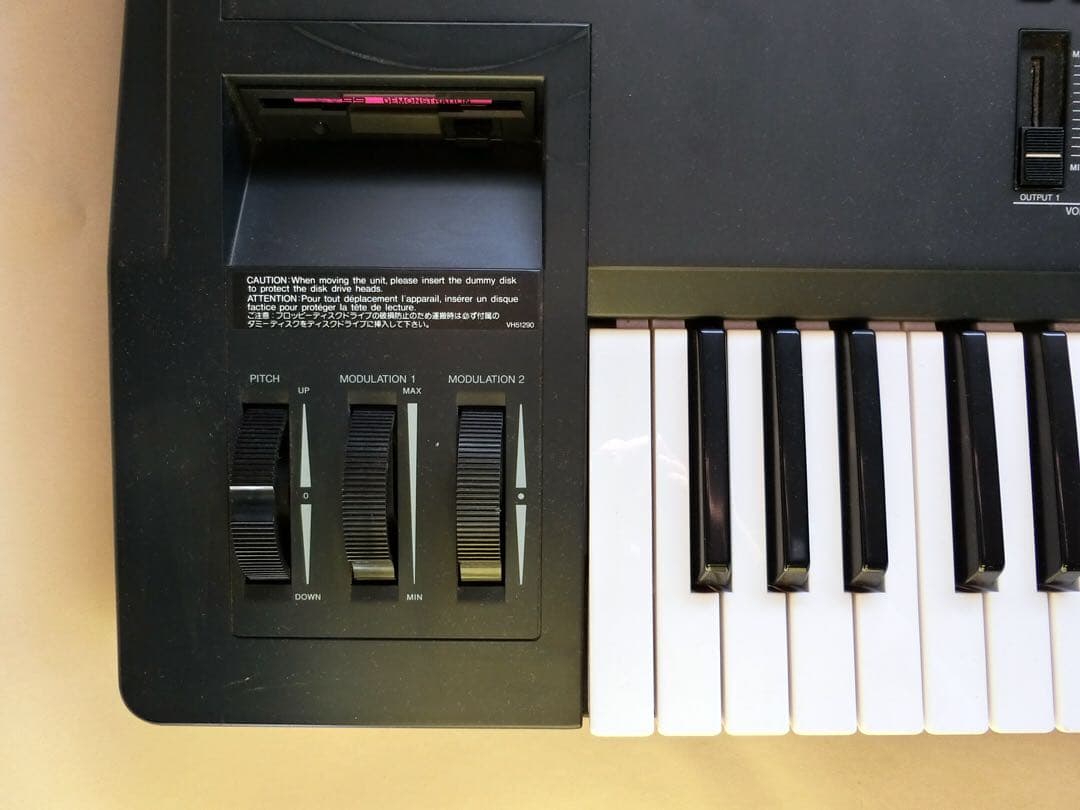 YAMAHA SY99 76鍵シンセサイザー FM ＋ PCM