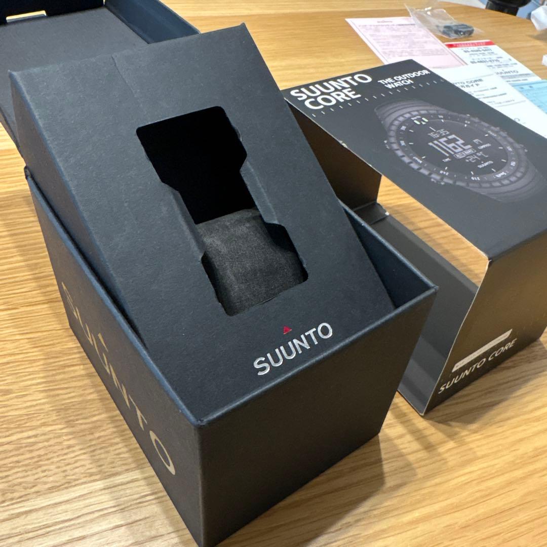 美品SUUNTO CORE ブラック デジタル腕時計