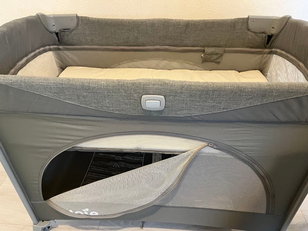 Joie 折りたたみベビーベッド グレー　/ Joie Folding Crib