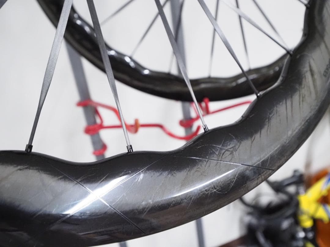 DRIVE HELIX カーボンホイール　チューブレスレディ ディスクブレーキ