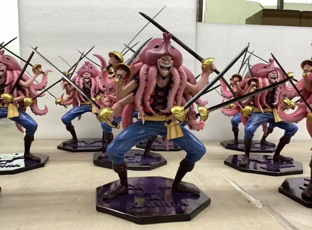 ワンピース カルマ マクガイ 2体  ガレージキット ガレキ スタチュー①