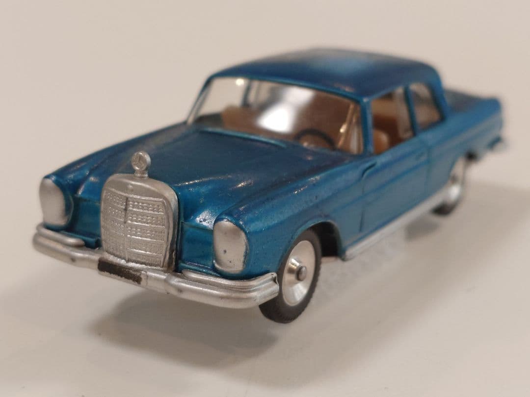 【Xmas Sale】SOLIDO REF 126 MERCEDES 220SE