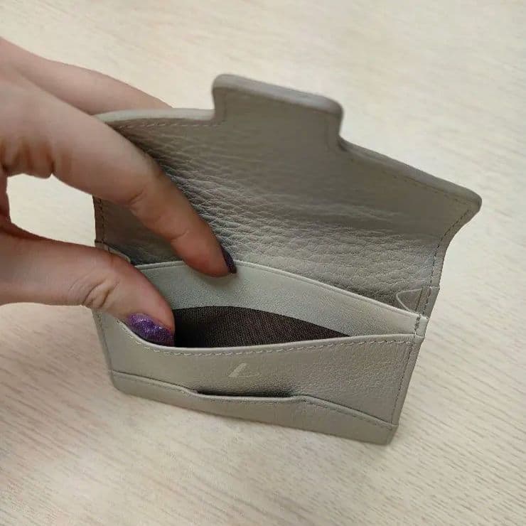 土屋鞄 TUCHIYA KABAN エンベロープカードケース クレイ色 本革