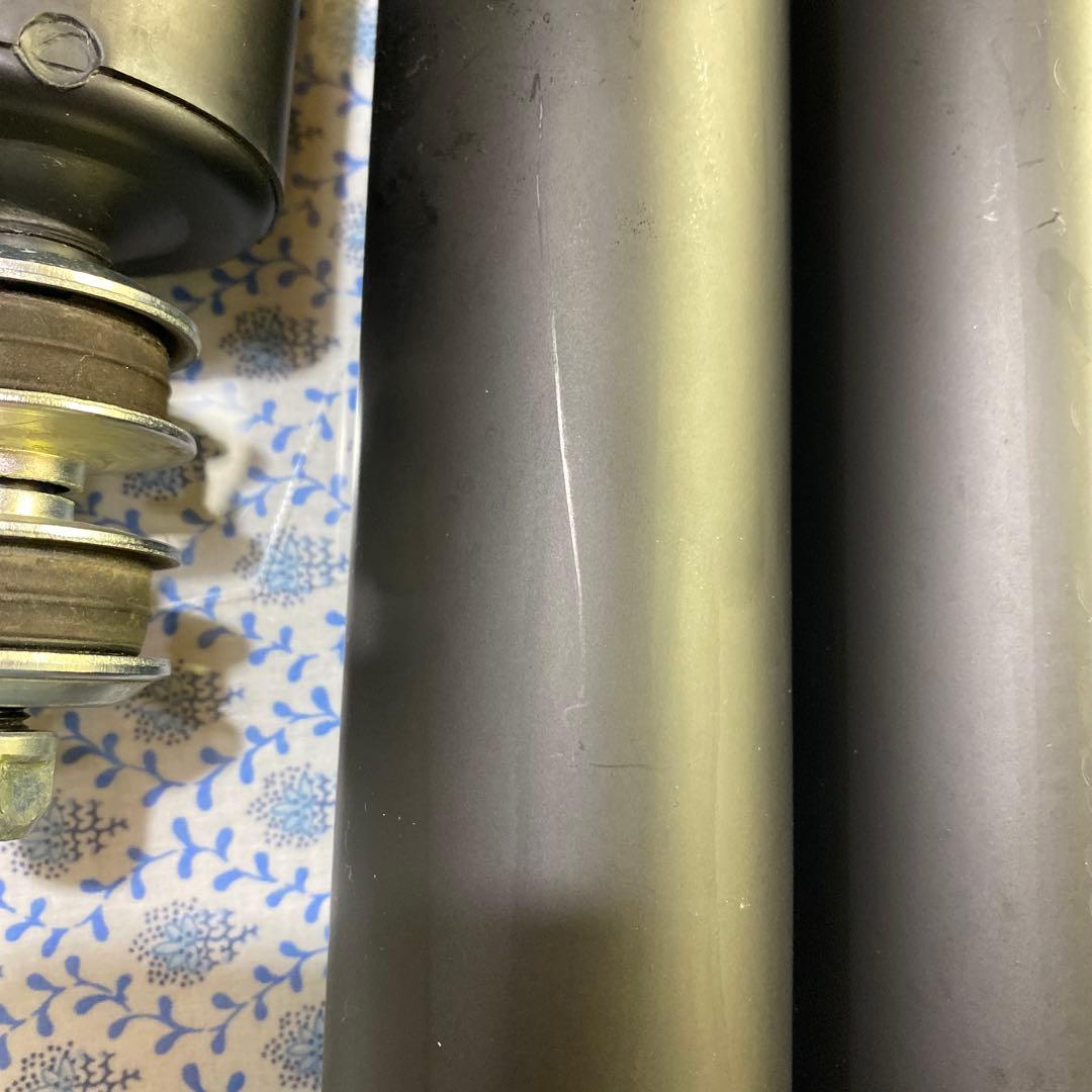 リクエスト依頼品です。 ハイエース DX 4WD 純正 ショックアブソーバー