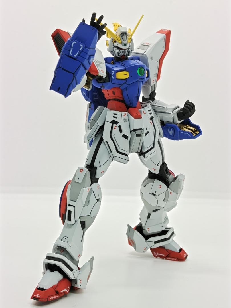ガンプラ　RGシャイニングガンダム　完成品