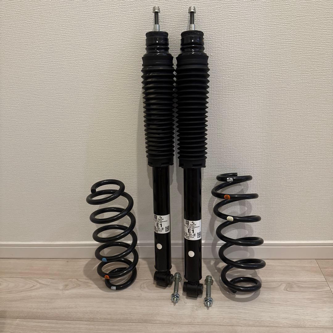 ホンダ　オデッセイ　RC1 E1アブソーバー コイルスプリング 新車外し