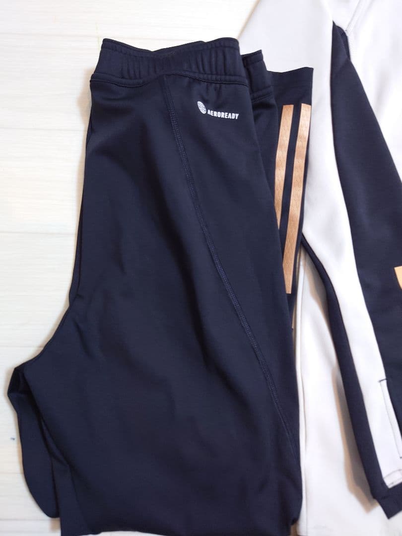 ぽ*ん様 新品未使用　adidas　2022 ドイツ代表　トレーニング　セットア