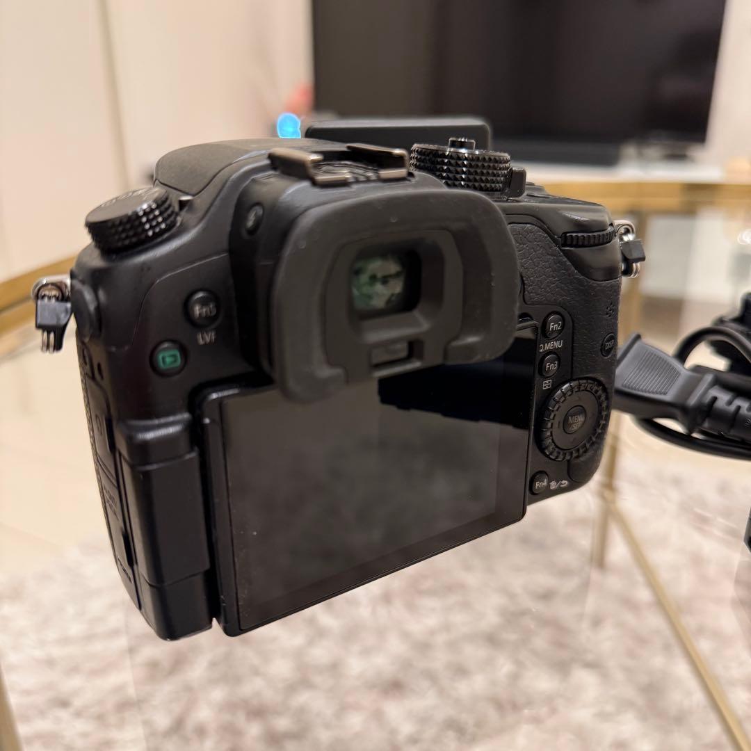 【美品】Panasonic LUMIX GH4 ミラーレス一眼カメラ