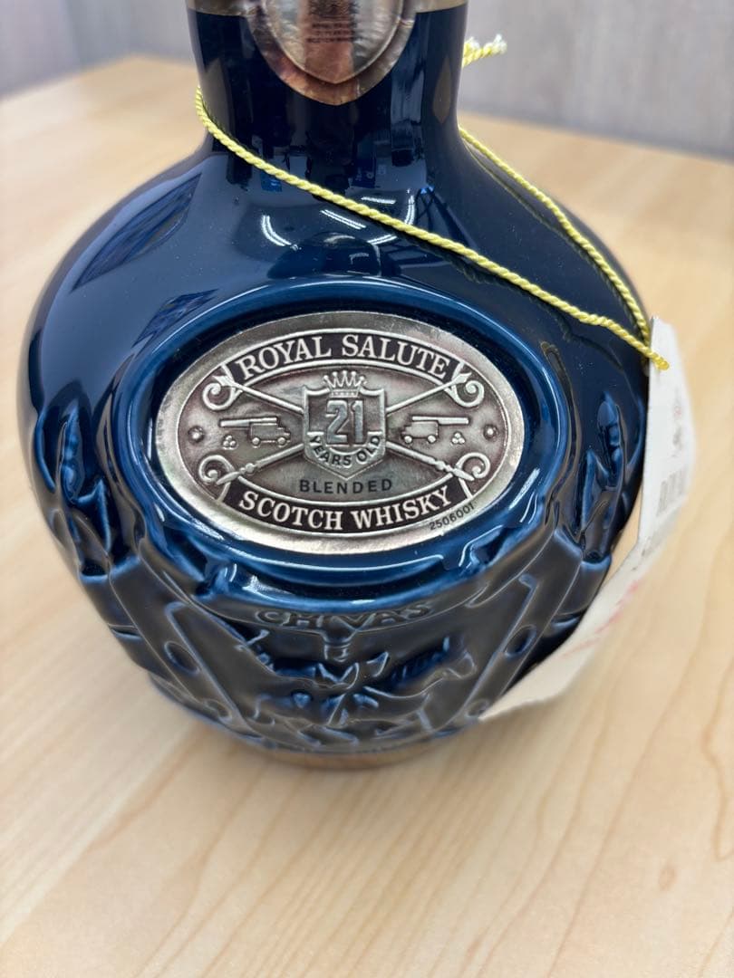 未開栓 ロイヤルサルート21年 シーバス ブラザーズ 青陶器　700ml
