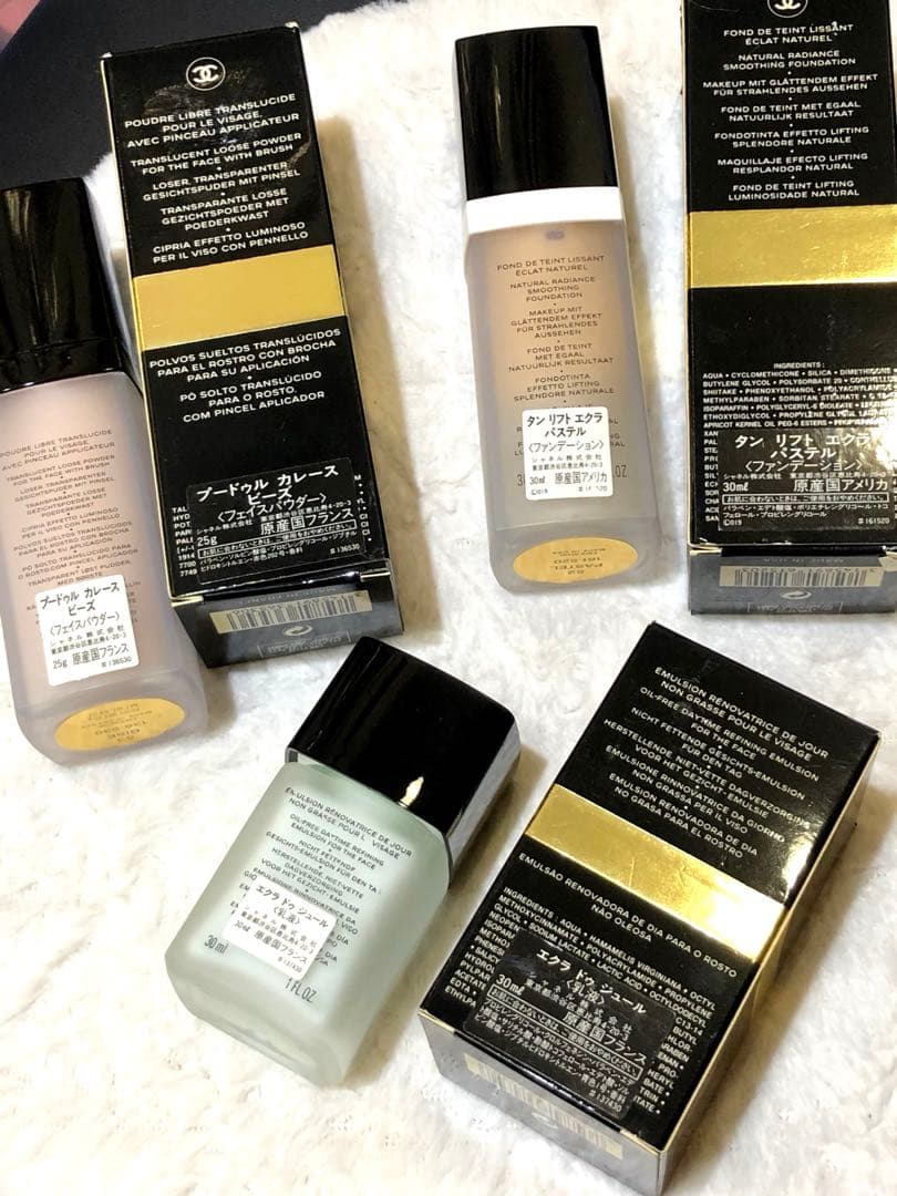 シャネル　フェイスパウダー　ファンデーション　乳液　3点
