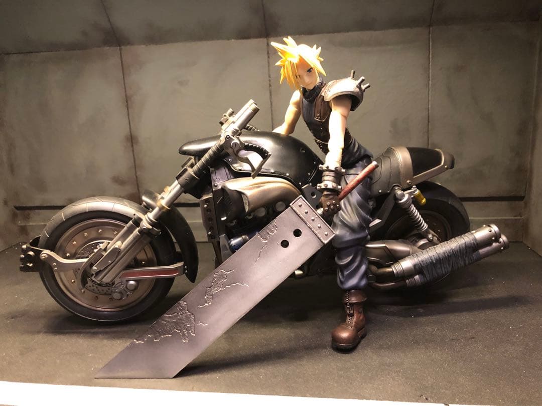 ファイナルファンタジーVII プレイアーツ クラウド　バーディデイトナ