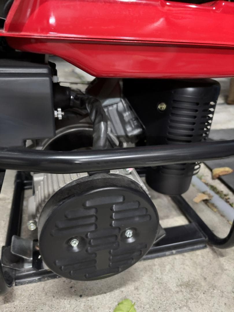 送料無料　美品　　新ダイワ　やまびこ EGR2400 ガソリン発電機　11c06