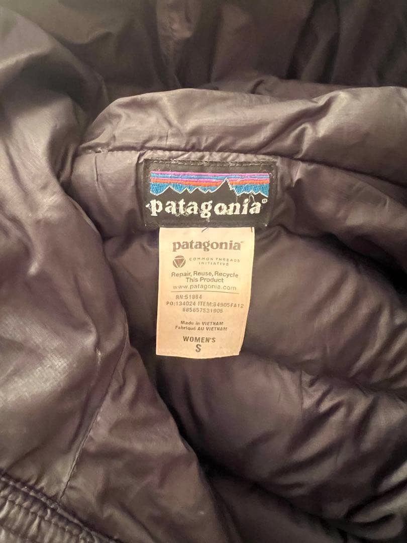 Patagoniaパタゴニアダウンセーター ハイロフトダウンセーターフーディ 黒