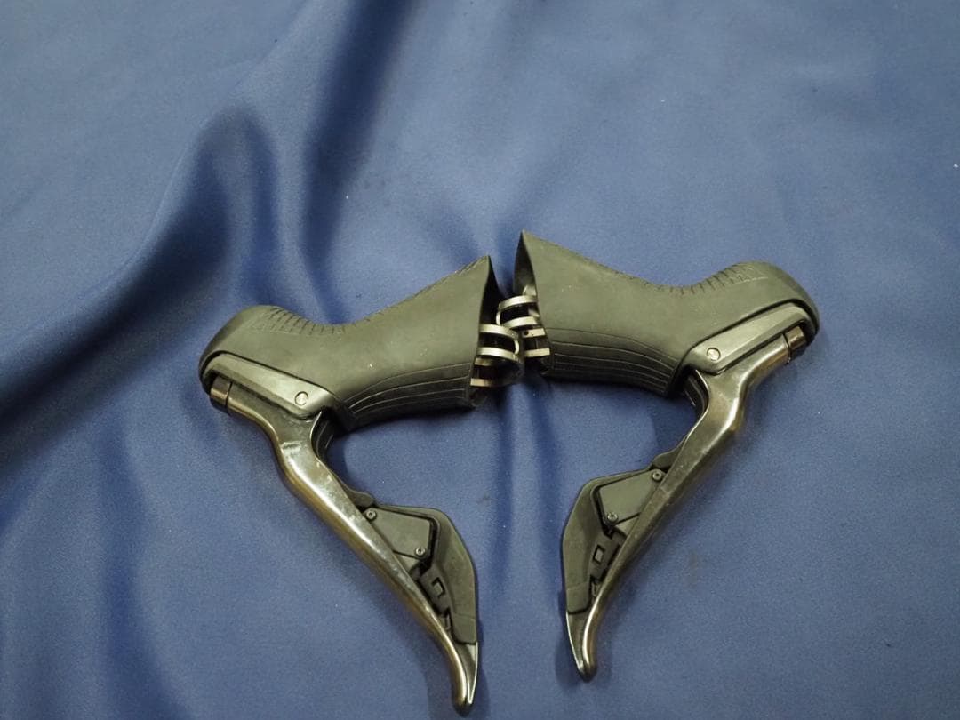 シマノ デュラエース ST-R9150 左右セット Di2　11速