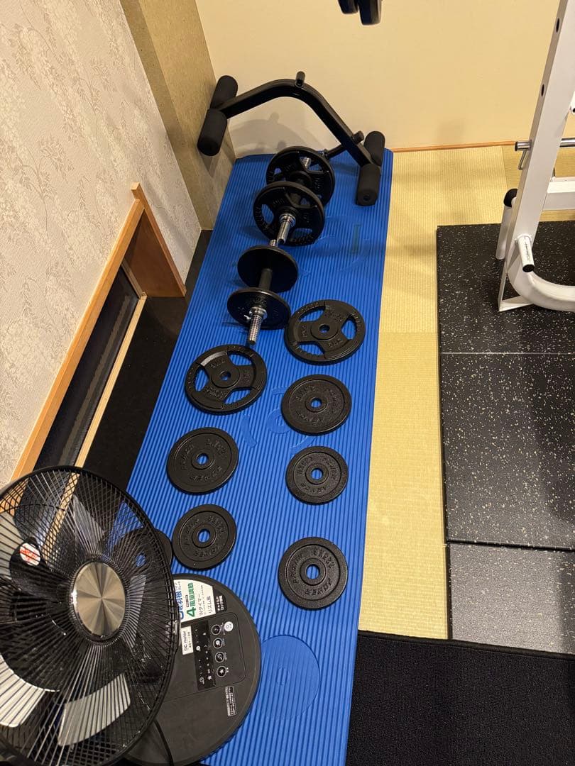 トレーニングベンチとバーベルセット　下敷きマット