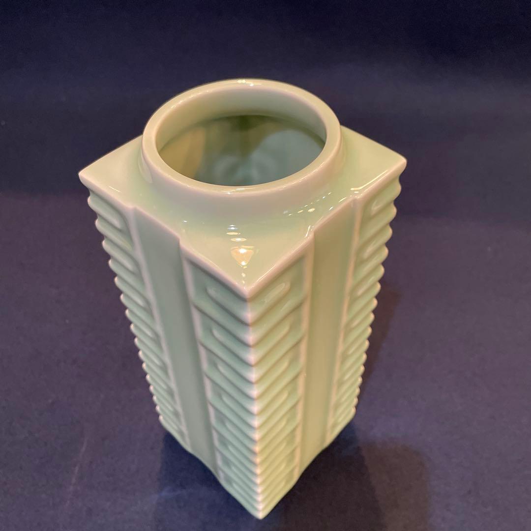 「平戸焼」青磁【横石 嘉助】(造)の『算木 花入』共箱　※美品　花器　花入　花瓶